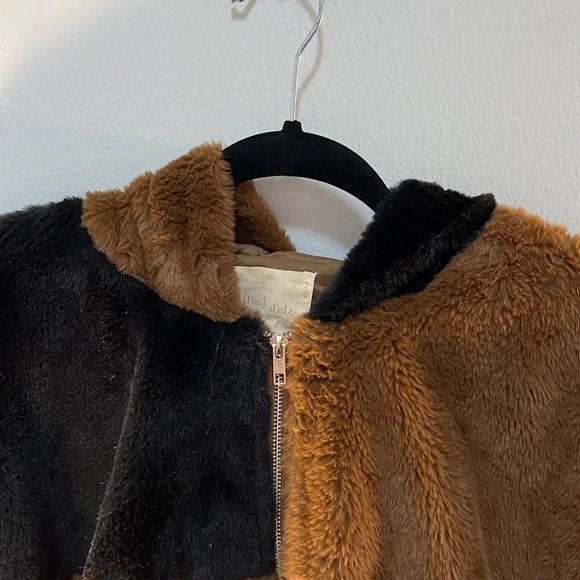 ❤️‍🔥BOGO FREE Altar’d State Faux Fur Euro Winter Chic Black Brown crop jacket - Picture 3 of 4